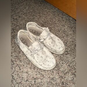 Women marble hey dudes